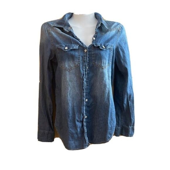 In Style Women’s Pearled Button Long Sleeve Denim Shirt - Picture 1 of 6